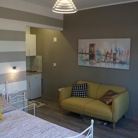 Apartments Valentino 苏佩塔斯卡德拉加 外观 照片