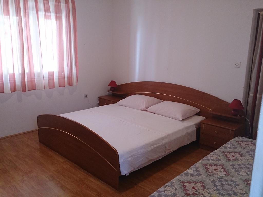 Apartments Valentino 苏佩塔斯卡德拉加 客房 照片
