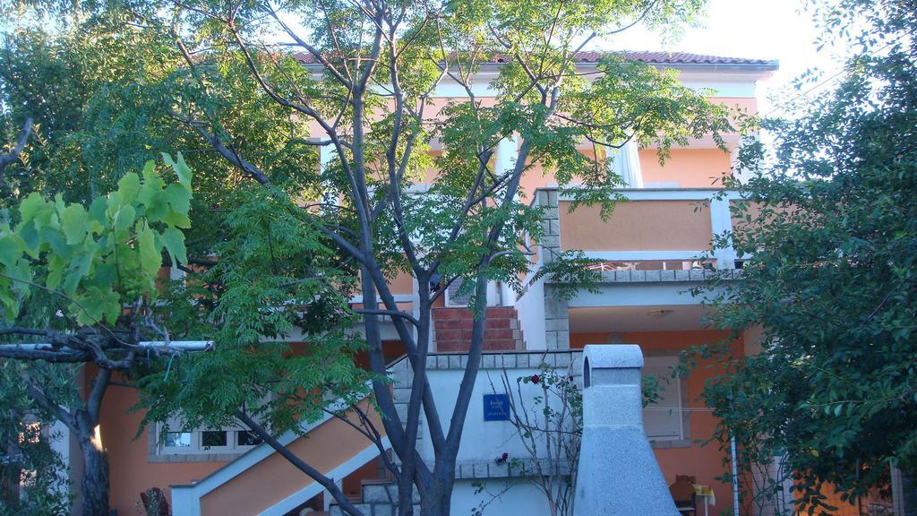 Apartments Valentino 苏佩塔斯卡德拉加 外观 照片