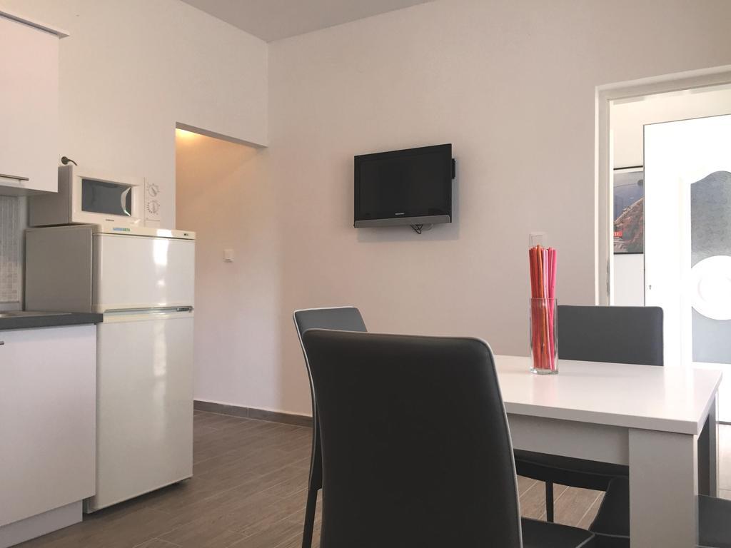 Apartments Valentino 苏佩塔斯卡德拉加 外观 照片