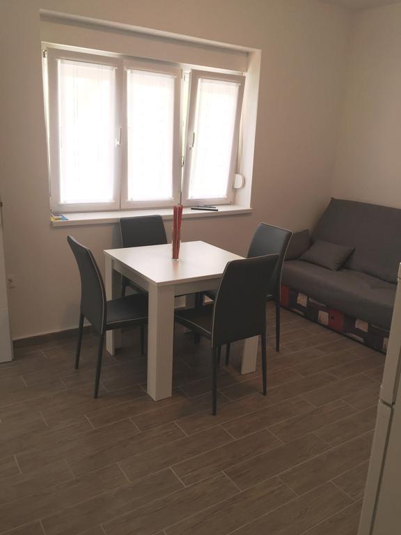 Apartments Valentino 苏佩塔斯卡德拉加 外观 照片
