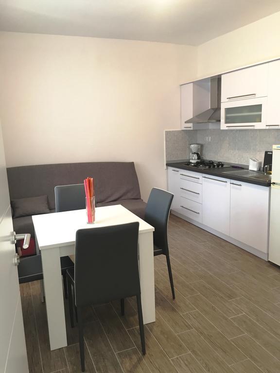Apartments Valentino 苏佩塔斯卡德拉加 外观 照片