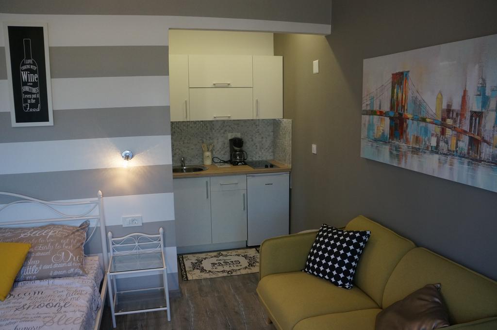 Apartments Valentino 苏佩塔斯卡德拉加 外观 照片