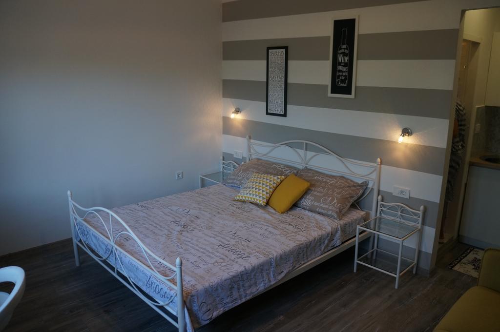Apartments Valentino 苏佩塔斯卡德拉加 外观 照片
